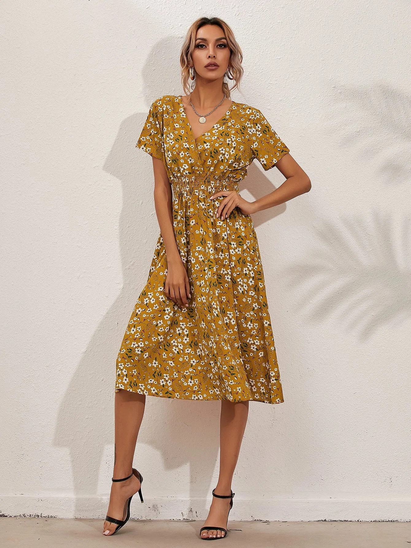 Fresh and Stylish Slim-Waist A- line Floral Dress