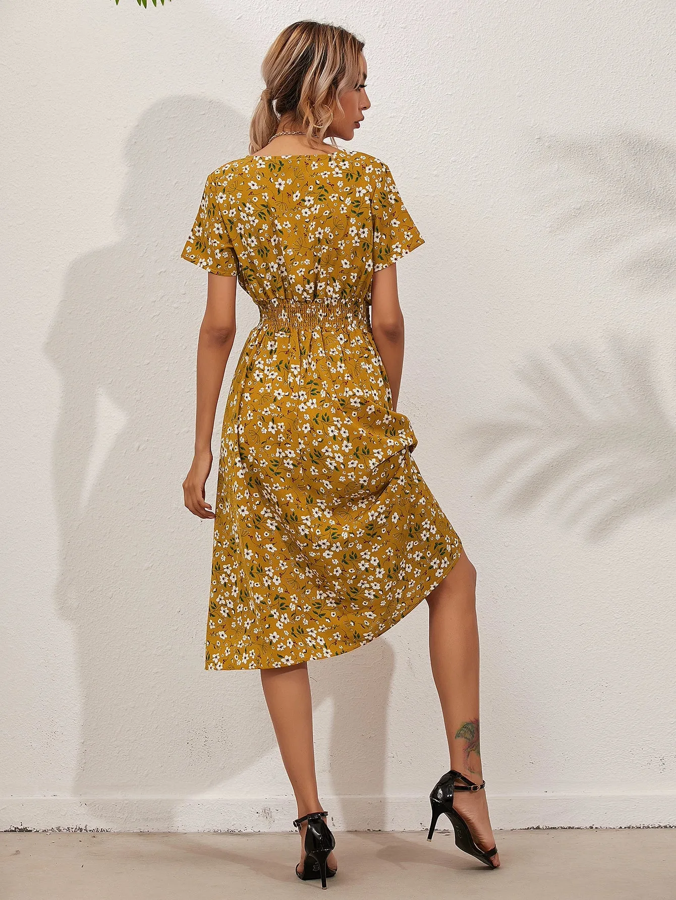 Fresh and Stylish Slim-Waist A- line Floral Dress